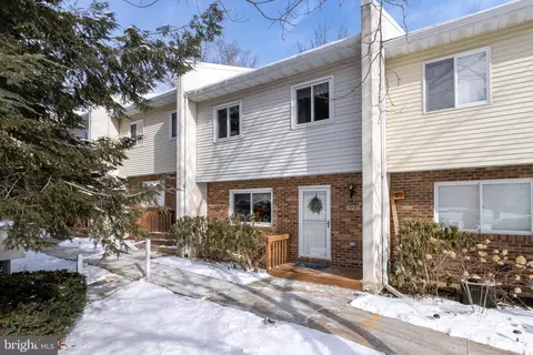 828 Galen Dr, State College, PA 16803