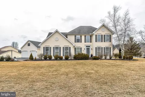 137 Sky Harbor Dr, Port Matilda, PA 16870