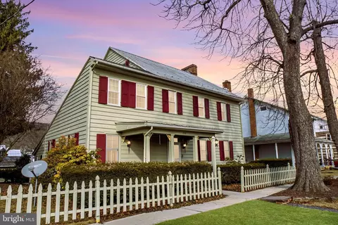 208 W Aaron Sq, Aaronsburg, PA 16820