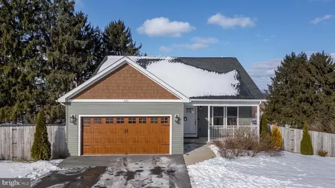 221 E Butternut St, Pine Grove Mills, PA 16868