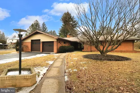 731 Thomas St, State College, PA 16803