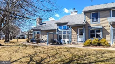 729 Tussey Ln, State College, PA 16801