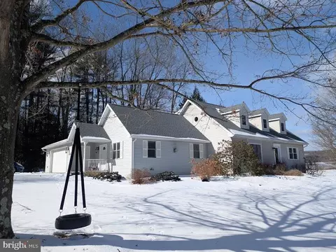 11 Pauls Ln, Port Matilda, PA 16870