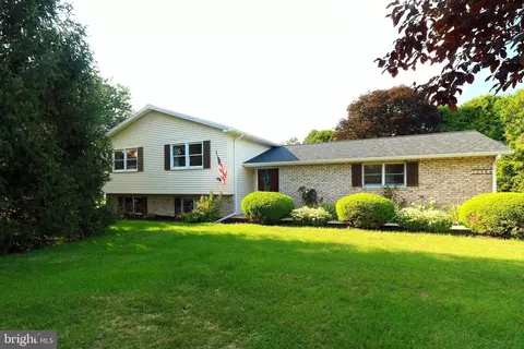 1248 Blue Spruce Dr, Bellefonte, PA 16823