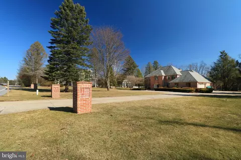 2610 Sleepy Hollow Dr, State College, PA 16803