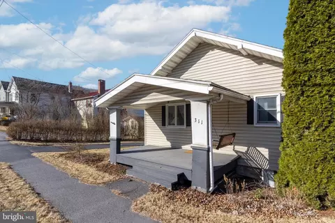 311 Turnpike St, Milesburg, PA 16853