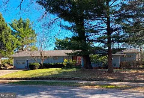 122 Cherry Ridge Rd, State College, PA 16803