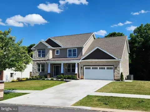 230 Banyan Dr, State College, PA 16801
