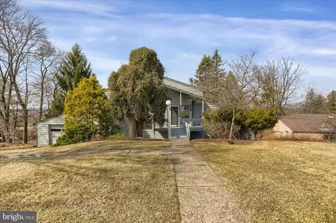 696 Wayne St, Lemont, PA 16851
