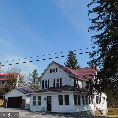 119 North St, Millheim, PA 16854