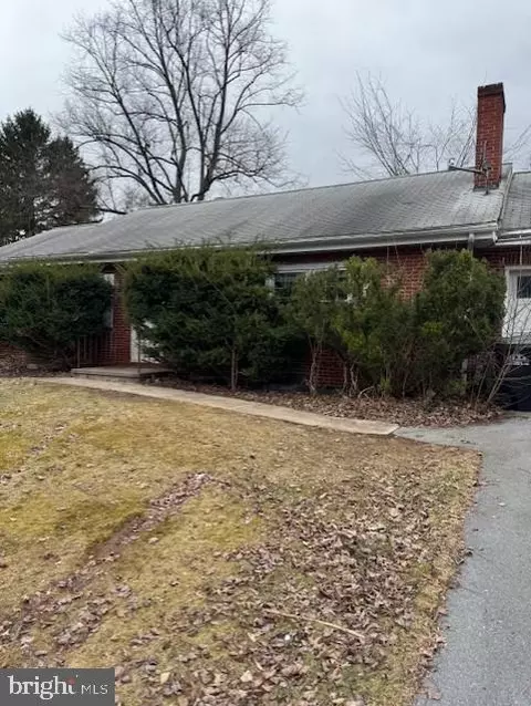 225 Homan Ave, State College, PA 16801