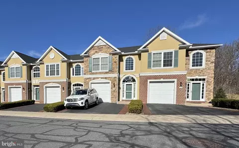 202 Wiltree Ct, State College, PA 16801