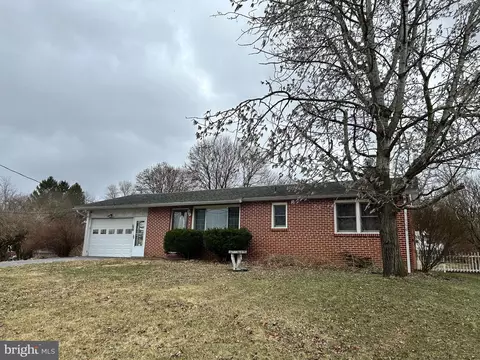 102 Horseshoe Cir, Pennsylvania Furnace, PA 16865