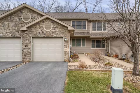 642 Oakwood Ave #D, State College, PA 16803