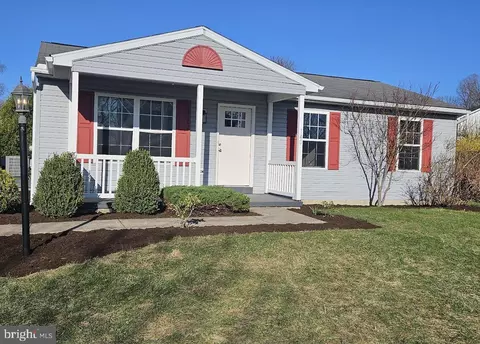 140 Arbor Bluff Dr, Bellefonte, PA 16823