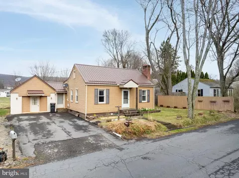 139 Kimport Ave, Boalsburg, PA 16827