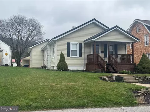 523 Halfmoon St, Bellefonte, PA 16823