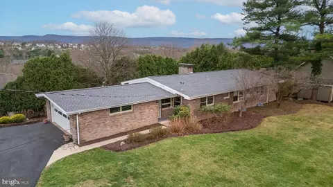 1340 Oak Ridge Ave, State College, PA 16801
