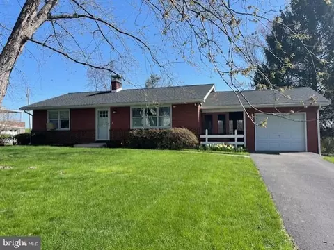1359 Curtin St, State College, PA 16803