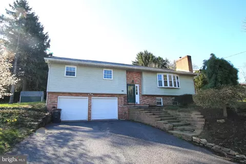 236 Beechnut St, Pine Grove Mills, PA 16868