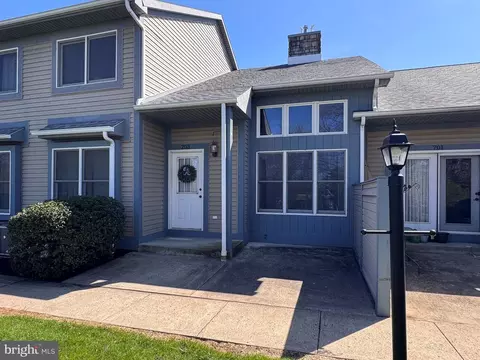 703 Tussey Ln, State College, PA 16801