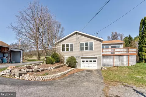 136 Sunset Dr, Millheim, PA 16854