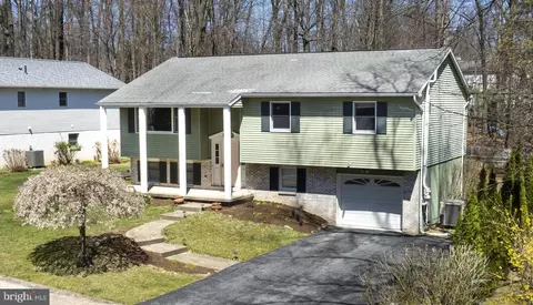 431 Canterbury Dr, State College, PA 16803