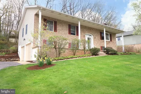 568 Longbarn Rd, State College, PA 16803
