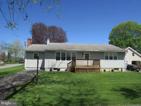 120 Walnut St, Millheim, PA 16854