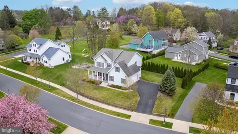 125 Gaslight Cir, State College, PA 16801