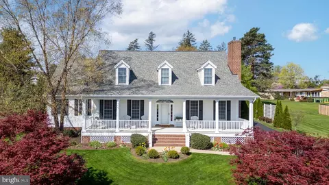 1320 S Inverary Pl, State College, PA 16801