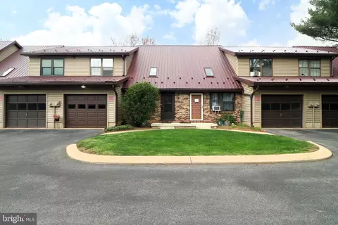 2559 Carnegie Dr, State College, PA 16803
