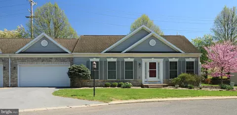 156 Independence Ave, State College, PA 16801