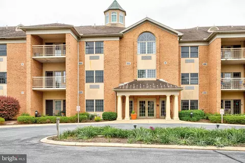305 Village Heights Dr #225, State College, PA 16801