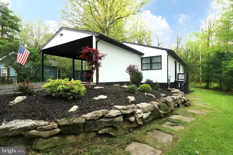 141 Ghaner Dr, State College, PA 16803