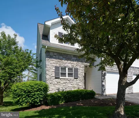 121 Washington Pl #121, State College, PA 16801