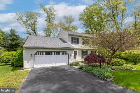 2277 Roylen Cir, State College, PA 16801