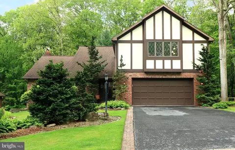 685 Berkshire Dr, State College, PA 16803