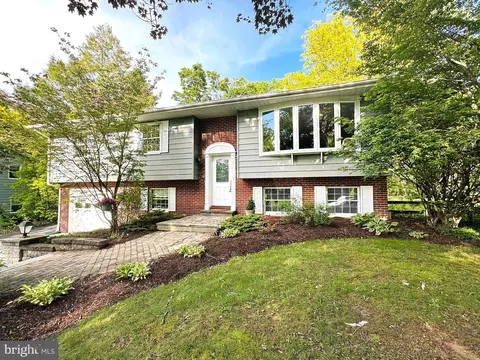 1013 Greenfield Cir, State College, PA 16801