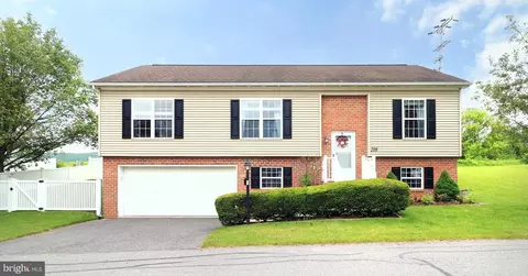 218 Independence Ave, State College, PA 16801