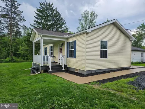712 E Plank Rd, Port Matilda, PA 16870
