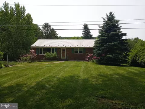 626 W Main St, Boalsburg, PA 16827