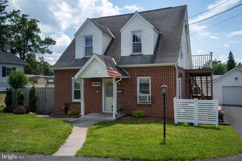 120 Middle St, Pleasant Gap, PA 16823