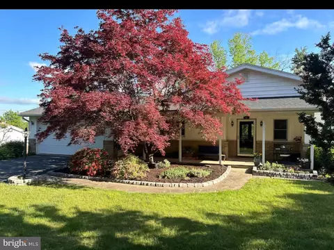 525 Stony Ln, State College, PA 16801