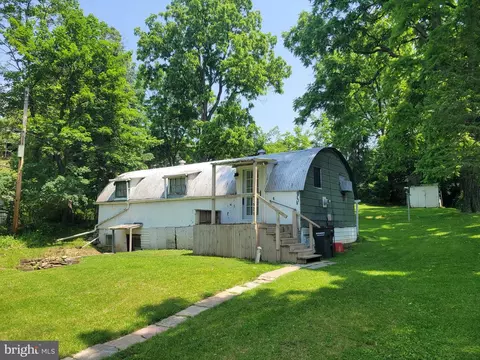 329 Boalsburg Rd, Lemont, PA 16851