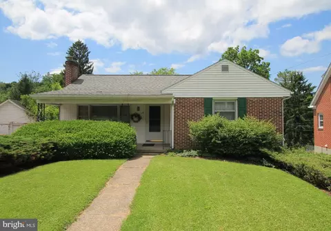 614 Pike St, State College, PA 16801