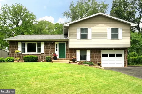 1239 Circleville Rd, State College, PA 16803