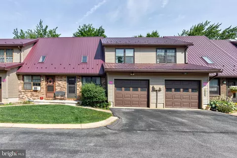 2565 Carnegie Dr, State College, PA 16803