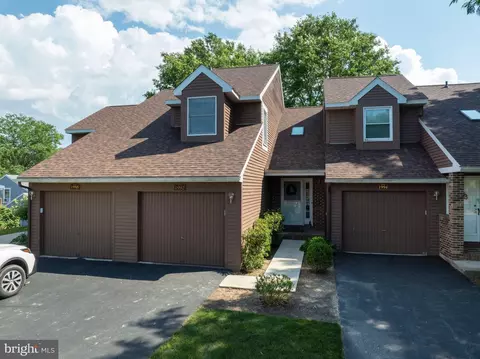 1992 Harvest Cir, State College, PA 16803