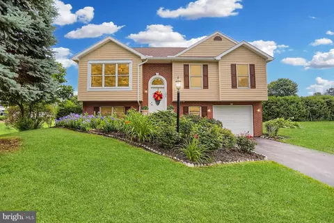 136 Arbor Bluff Dr, Bellefonte, PA 16823